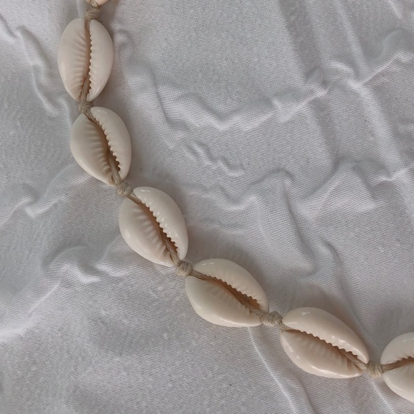 She’ll necklace - Picture 2 of 3